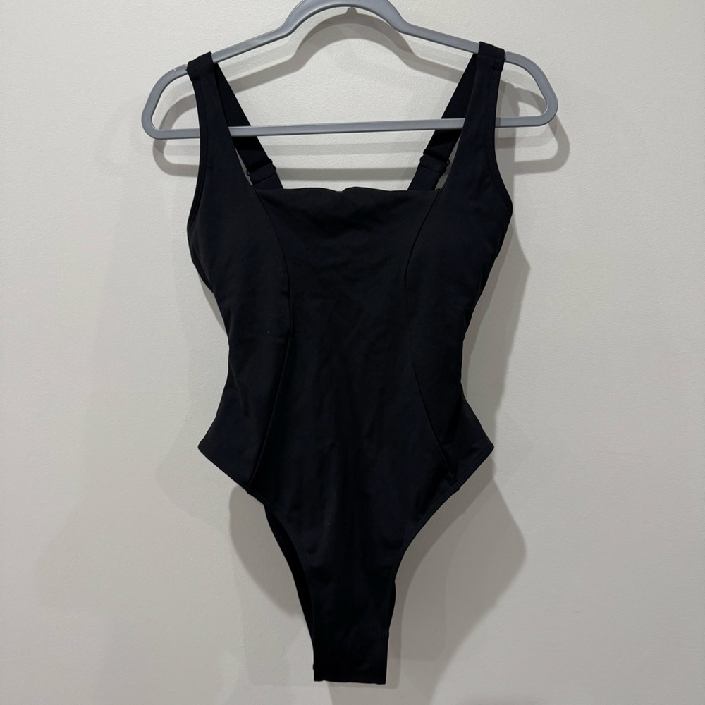 TA3 Size Medium Squarey High Cut Once Piece in Black - Picture 2 of 6